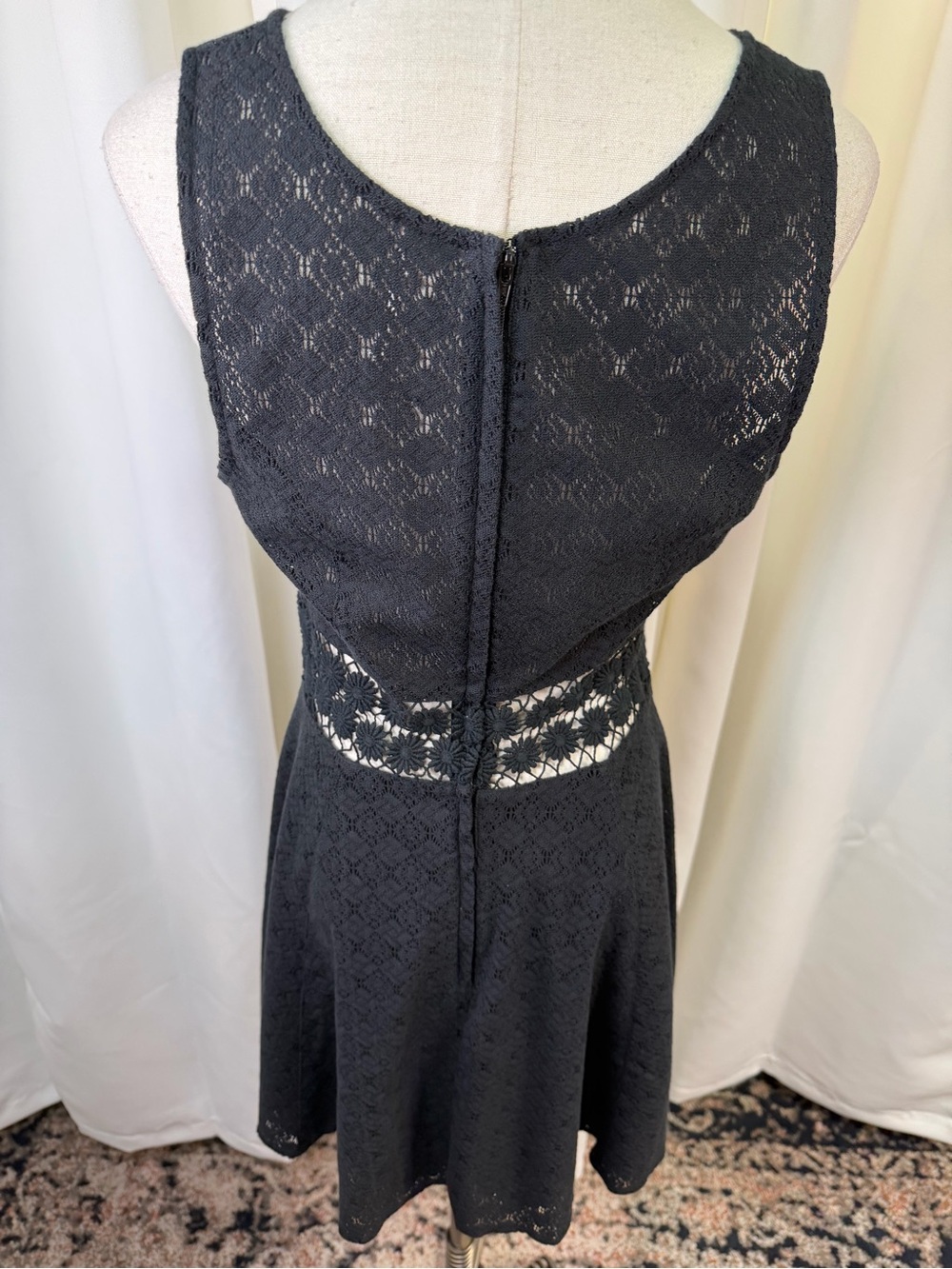 Free People Black ‘Daisy’ Sleeveless Fit & Flare Crochet Lace Mini Dress Size 6 - Picture 12 of 16